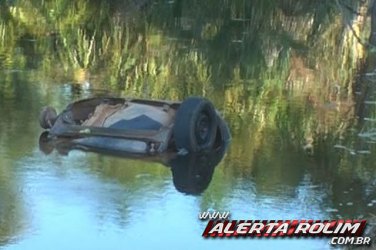 CASTANHEIRAS - Motorista embriagado capota veículo dentro de represa