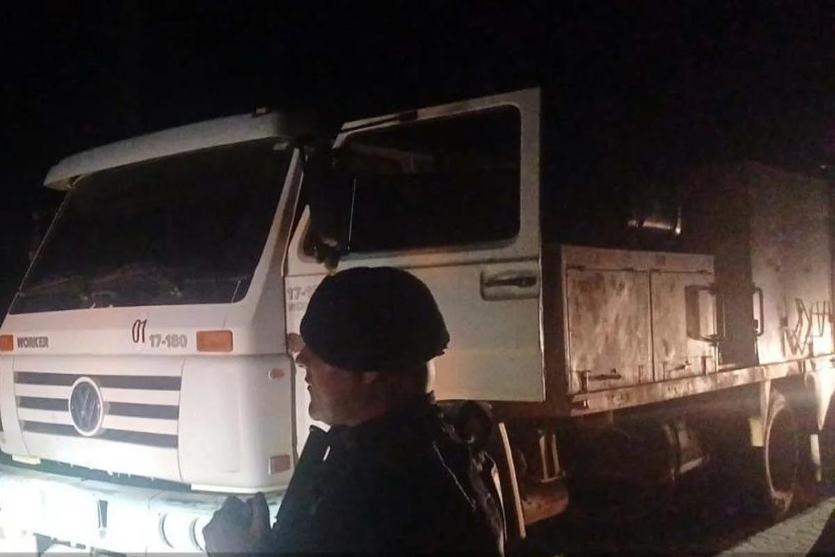 CERCO FECHADO: Quadrilha acusada de sequestro durante roubo de carga e caminhão é presa pela PM