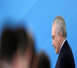 OAB entrega pedido de impeachment de Temer