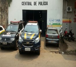 FLAGRANTE: Comerciante é preso com moto furtada em pátio da PRF