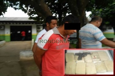 Jovem é apreendido com drogas e arma em ônibus