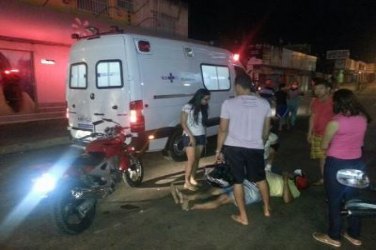 Motociclista colide em ambulância que levava dois pacientes em estado grave para o JP II - FOTOS