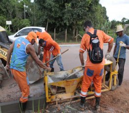 Governador Confúcio Moura percorre obras em Porto Velho 