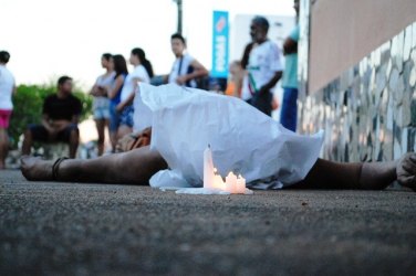 Morador de rua é encontrado morto em esquina na capital e IML por motivos legais não resgata corpo