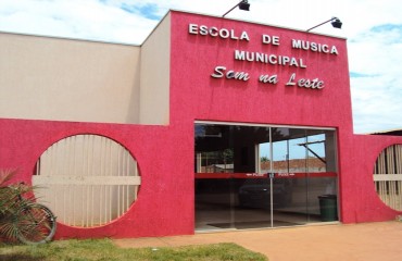 FORA DO TOM - Escola de música da zona Leste sofre com falta de professores, instrumentos e estrutura 