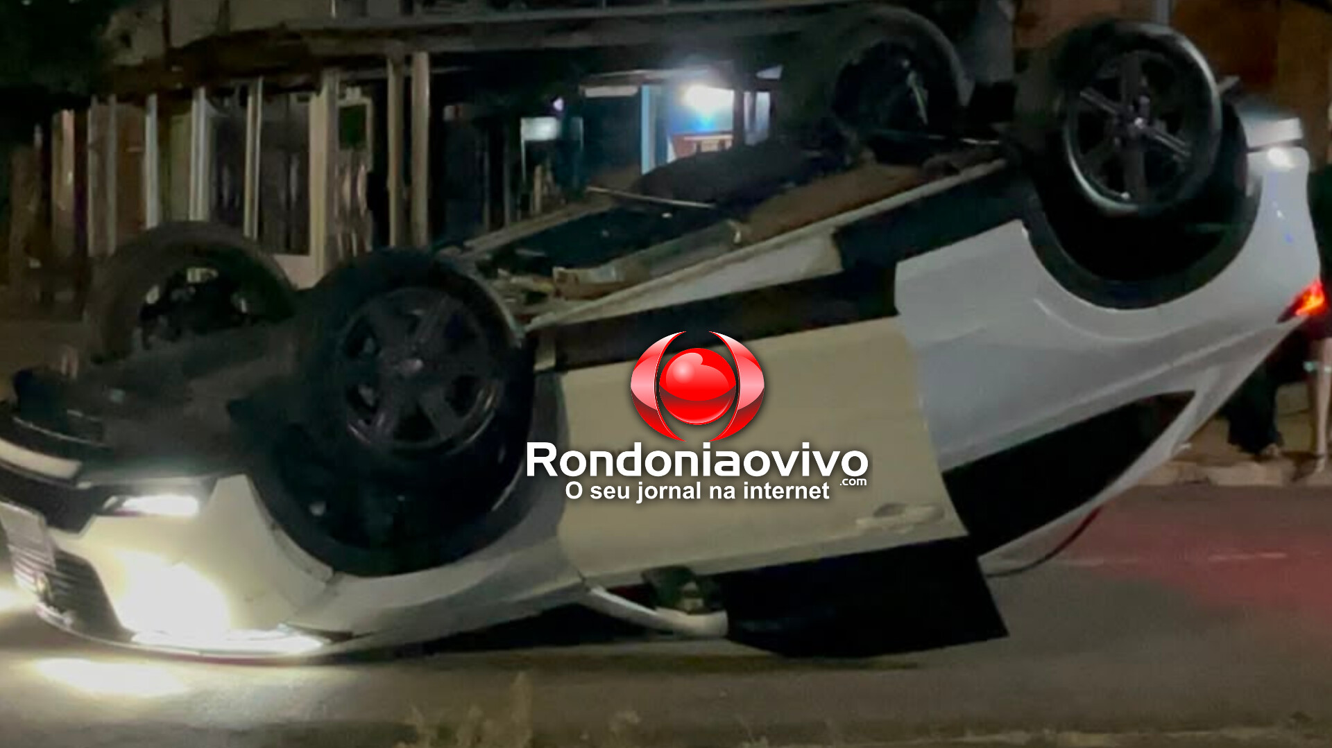 CAPOTAMENTO: Motorista causa grave acidente com HR-V e foge correndo