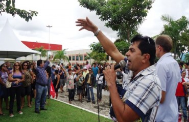 CAPITAL - Trabalhadores da educação do Município entram em greve na Capital por tempo indeterminado