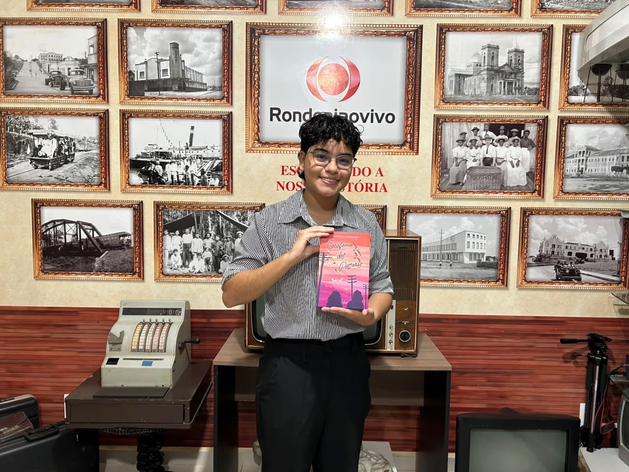 LITERATURA: Jovem de 23 anos lança livro sobre traumas e superação LGBT+ em Porto Velho 