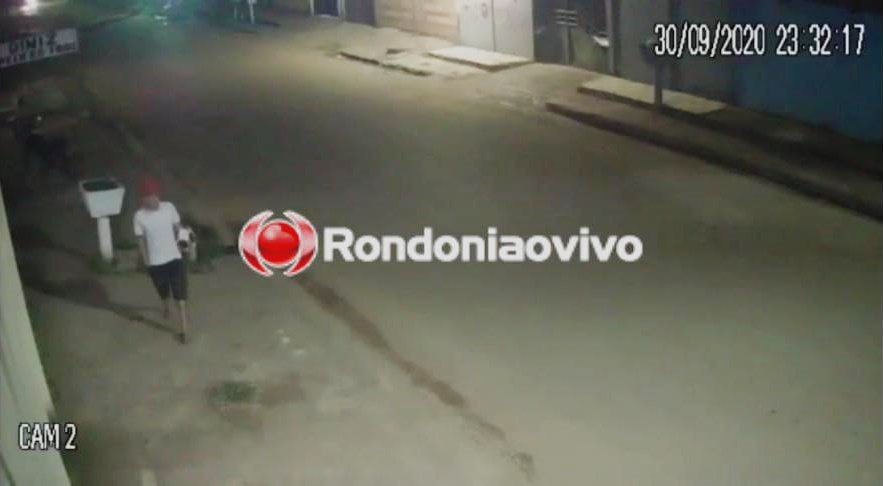 VEJA O VÍDEO: Criminoso é filmado furtando motocicleta em frente de residência em Porto Velho