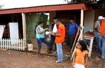 Operação conjunta da Defesa Civil, Semas e Semfaz notifica moradores das áreas de risco na Capital