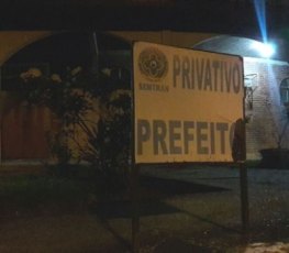 Câmera escondida é encontrada em gabinete da prefeitura 