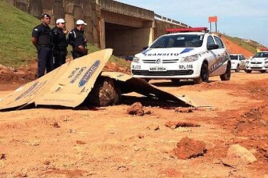 Idoso é esmagado por trator no viaduto da Jatuarana; condutor não presta socorro e foge
