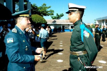 PM realiza formatura de entrega do Espadim Tiradentes a alunos