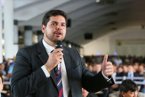 Jean Oliveira elogia prefeitura pelo trabalho nos bairros