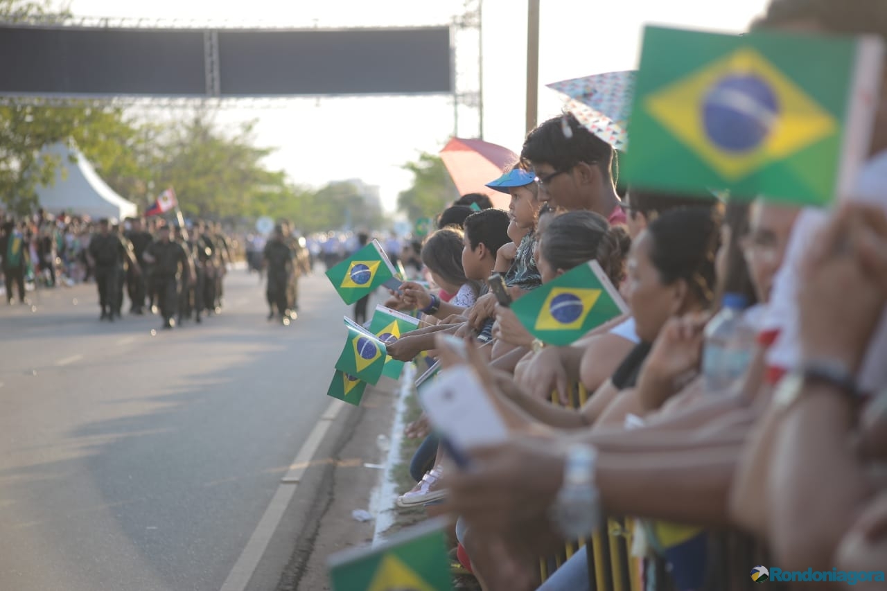 7 DE SETEMBRO - Assista ao Desfile Militar e Motorizado neste 7 de Setembro