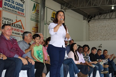 Durante encontro regional do PDT, Rosangela Donadon filia-se ao partido