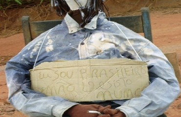 CENA DA CIDADE - Clone do boneco cidadão 