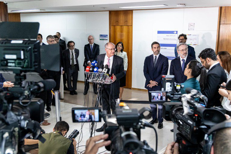 NEGOCIAÇÕES: Empresas dos EUA declaram apoio ao Brasil para reverter tarifas de Trump