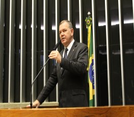 Deputado federal Lúcio Mosquini articula votação de MP que regulariza terras