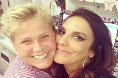 Ivete Sangalo comenta rumores de romance com Xuxa