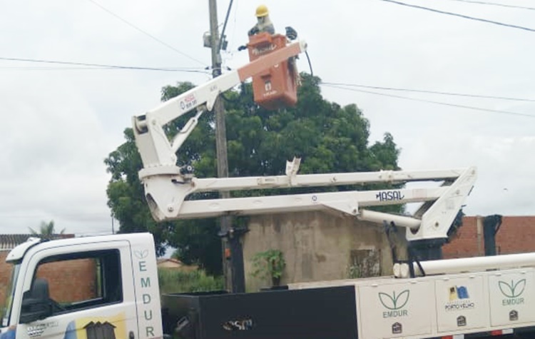 ILUMINAÇÃO: Emdur atende solicitação de Márcio Pacele no Parque Amazônia