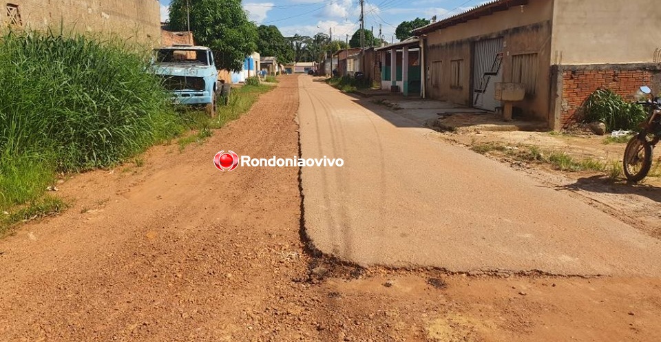 INCOMPETÊNCIA: Rua asfaltada pela metade é exemplo do abandono da zona Leste da capital