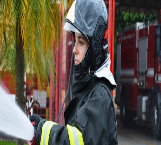 Concurso de bombeira no DF exige papanicolau ou 'hímen íntegro'