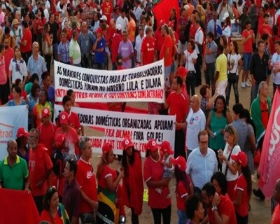 Manifestantes pró-governo se reúnem em protestos pelo país; siga ao vivo