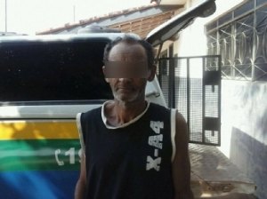 Homem é preso acusado de furtar crânio em cemitério