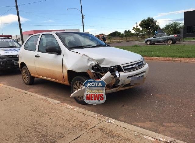 ACIDENTE: Atinge carro estacionado, aciona a PM e não encontra proprietário