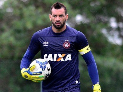 Weverton é convocado no lugar de Prass na seleção olímpica