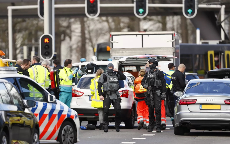 TIROTEIO: Ataque a tiros deixa morto e feridos em Utrecht, na Holanda