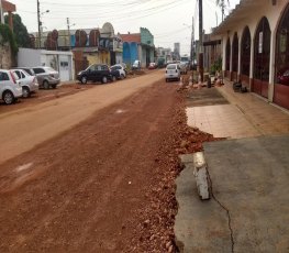 MORADORES: Obra de alargamento da Duque de Caxias gera críticas por quebrar calçadas 