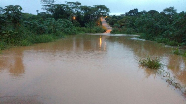 Rio Mororó sofre sua primeira enchente da temporada chuvosa