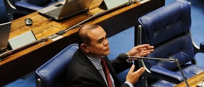 LAVA JATO - Deputado que não foi à Câmara neste ano recebe R$ 200 mil
