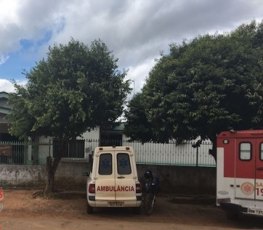 Mulher invade hospital mantém enfermeira refém e rouba alucinógenos