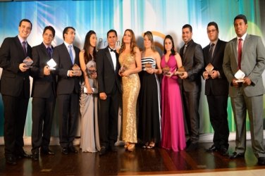 Brilho e emoção marcam o Prêmio Jovem Empreendedor 2013