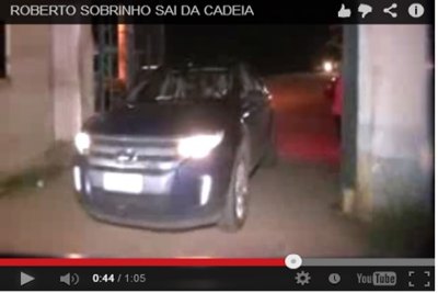 EXCLUSIVO - Confira Roberto Sobrinho deixando a cadeia