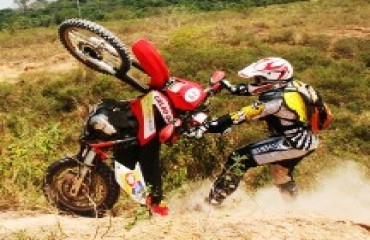 ENDURO - Muita subida e capotadas marcam etapa de Porto Velho - Veja Vídeo