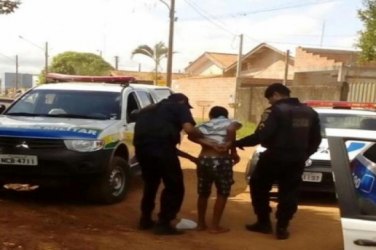 Menor invade quintal de policial e acaba preso