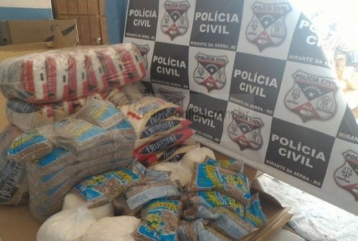 Operação da Polícia Civil apreende alimentos impróprios para consumo 