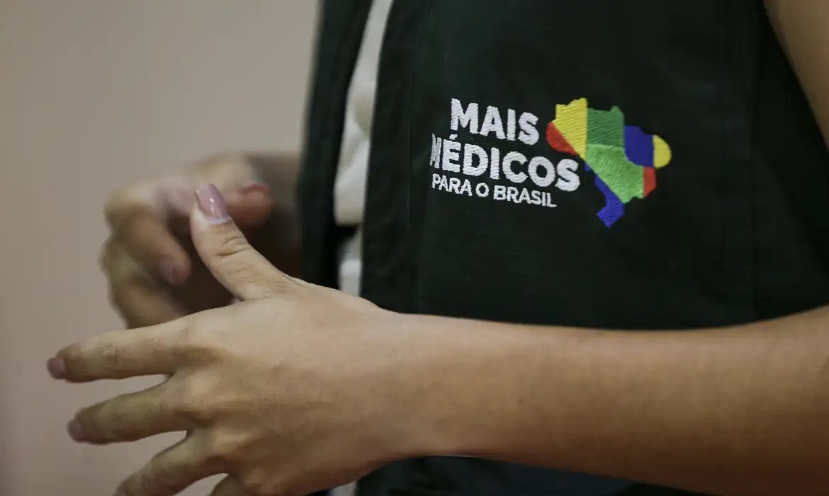 ALDEIAS: 1,5 mil selecionados do Programa Mais Médicos começam a atuar hoje(27)