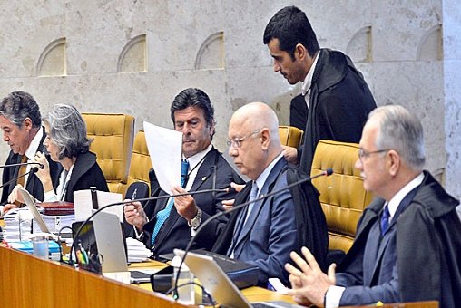 Supremo mantém sessão de votação do impeachment neste domingo