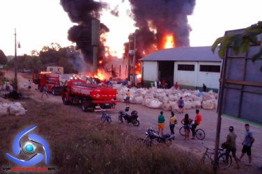 Depósito de material reciclável é destruído por incêndio