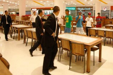 Shoppings do Brasil se preparam para “rolezinhos” 