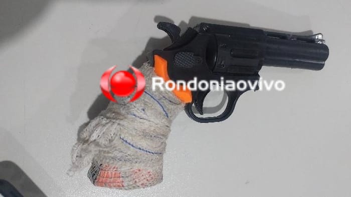 CRIMINOSOS PRESOS: Soldado do Exército é roubado na frente de escola, mas PM chega na hora