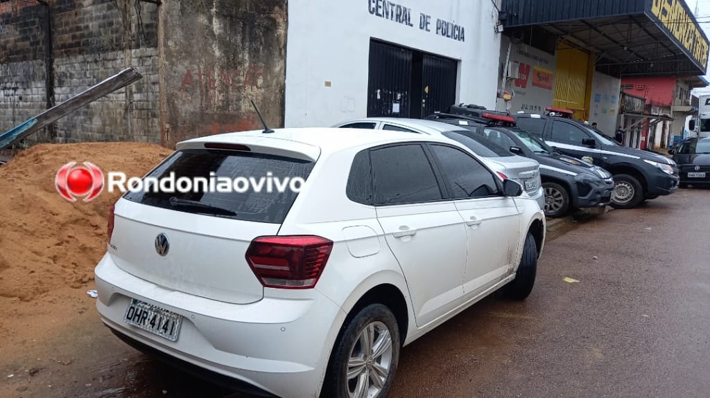 'CERCO NA SUL': Foragido tenta escapar da PM em carro Polo, mas é preso com pistola .40