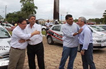 Cahulla entrega viaturas para reforçar a segurança pública