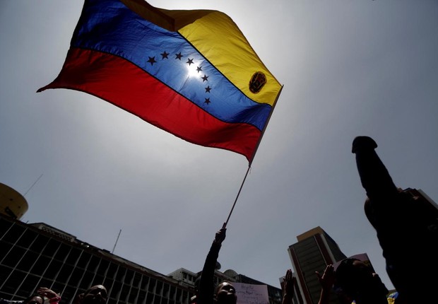 Venezuela lança criptomoeda com lastro em 