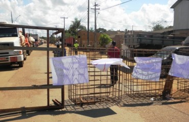 PROTESTO - Moradores do  bairro Nacional fecham estrada do Belmont  - Fotos